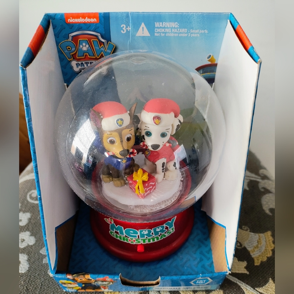 Paw Patrol Snow Globe